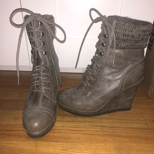 Heeled boots